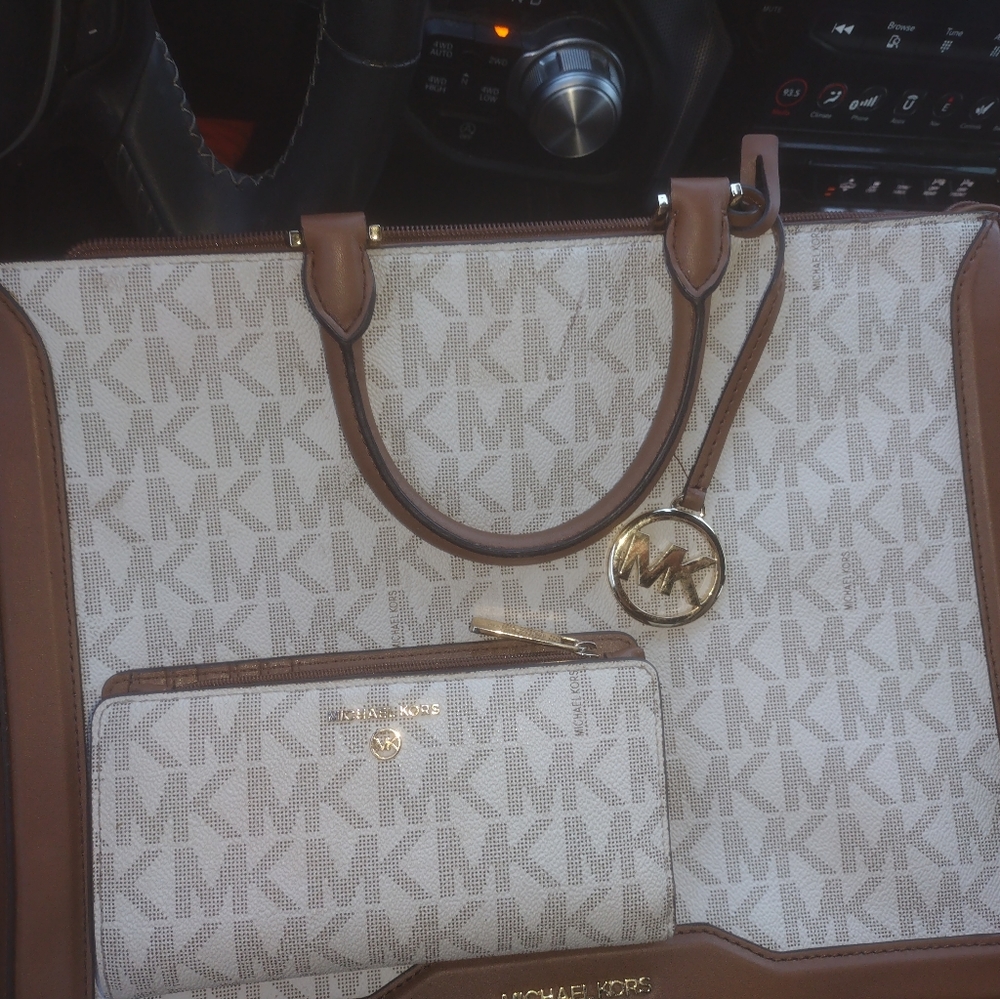 Michael kors purse